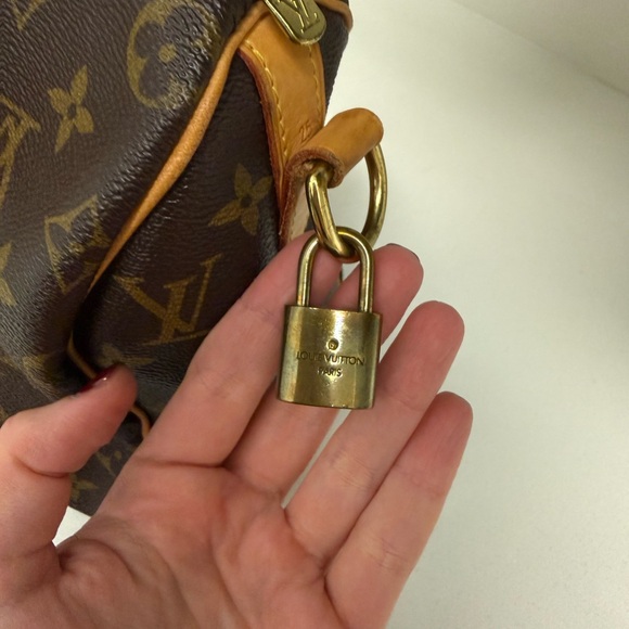 Louis Vuitton Monogram Speedy Bandoulière 25 - Picture 5 of 8